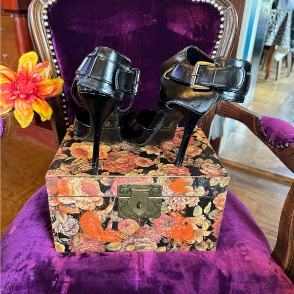 Black, sexy, high heeled, diva shoes - Picture 4 of 5